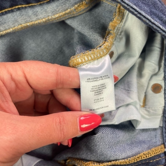 Cabi Slim‎ Boyfriend Jeans Style# 3045 Medium Wash Size 4 - Picture 9 of 13
